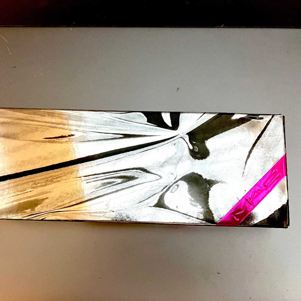 MAC SHINY PRETTY THINGS FACE COMPACT 2 OPTIONS NIB